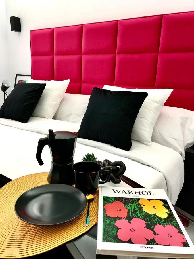 Apartment Elite - Art Collection - Andy *